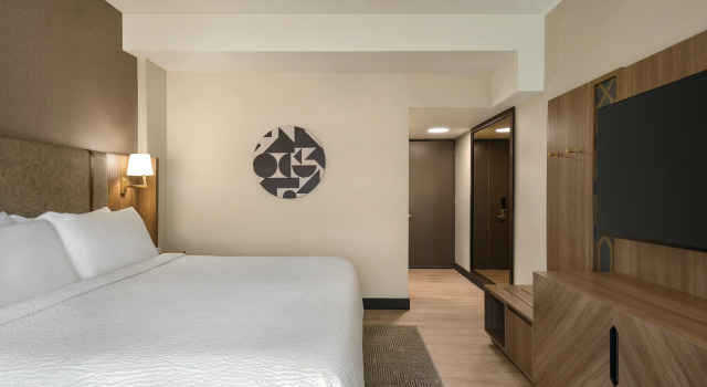 Holiday Inn & Suites Vancouver Downtown by IHG
