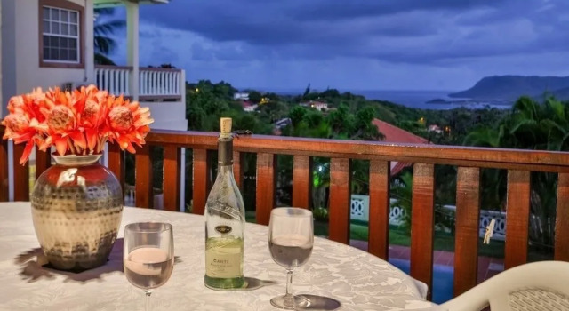 Beautiful 5-bed Villa With Views And Pool - Decaj 5 Bedroom Villa by RedAwning, Book Villa Cottages in Cap Estate, Cottage