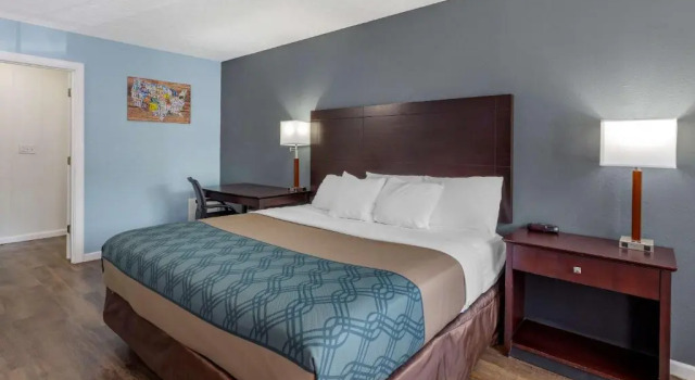 Двухместный номер Deluxe Econo Lodge Inn & Suites Sandusky South