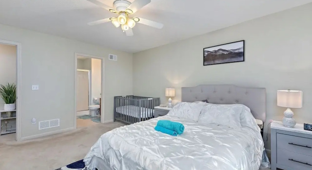 Номер Standard с 3 комнатами Beautiful Townhome 11 Minutes To Downtown 3 Bedroom Townhouse
