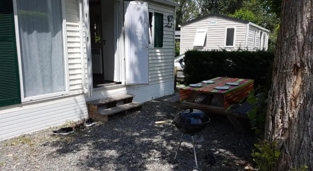 Бунгало с 2 комнатами Mobil-home 75 au Camping Le Rioumajou