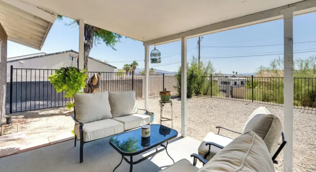 Pet-friendly House ~ 2 Mi to Lake Havasu Beach!