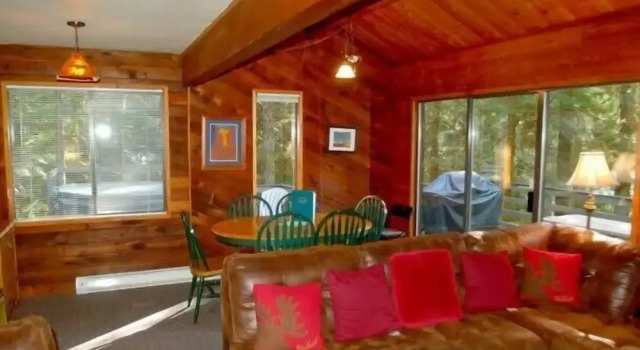 Mt. Baker Lodging Cabin 26 (Sleeps 8), Book Hotel 3-stjernede hoteller i Glacier, 3*