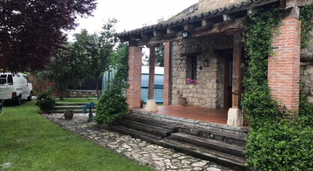 Casa con Piscina, Забронировать Отель Уманес Guadalajara Province