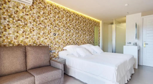 Двухместный номер с видом на бассейн Occidental Ibiza - All Inclusive