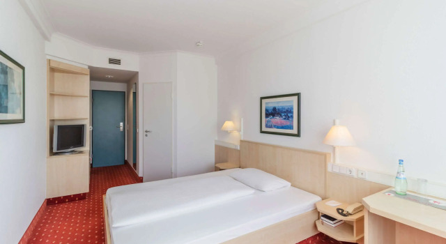 Одноместный номер Standard IntercityHotel Schwerin