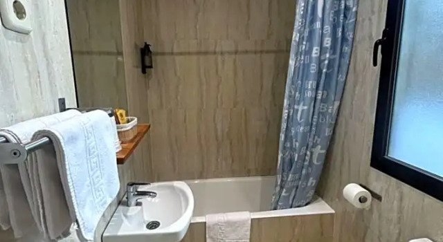 Четырёхместный номер Standard Hostal Avenida