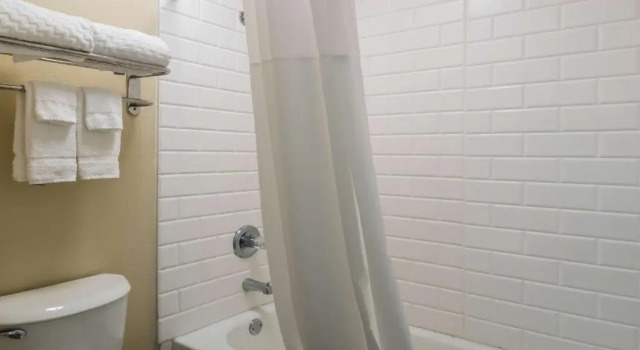 Люкс SureStay Plus Hotel by Best Western Jackson