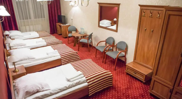 Четырёхместный номер Standard Hotel Lord Dębica