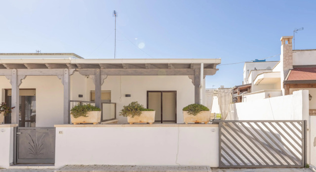 flavio e troisi beach villa