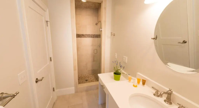 Апартаменты The Newport Lofts - 543 Thames Street