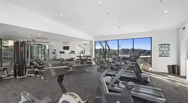 Апартаменты Metawise BnB 2BR Near Airport Pool Gym Train