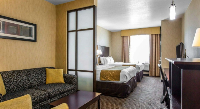 Четырёхместный люкс Comfort Suites Near City of Industry - Los Angeles
