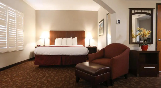 Двухместный люкс для гостей с ограниченными возможностями Best Western Lanai Garden Inn & Suites