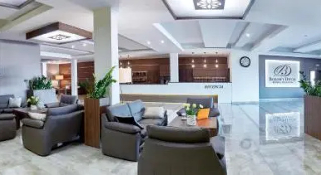 Borowy Dwór- Biznes, Spa & Fun, Book Resort Hotels in Tatras with Parking, Parking