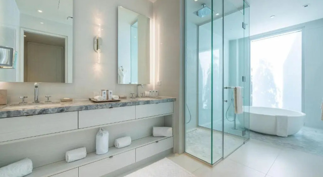 Четырёхместный номер Standard с балконом и с видом на поле для гольфа Four Seasons Resort and Residences Puerto Rico