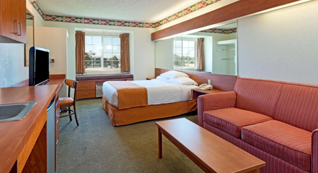 Люкс Microtel Inn and Suites Pueblo