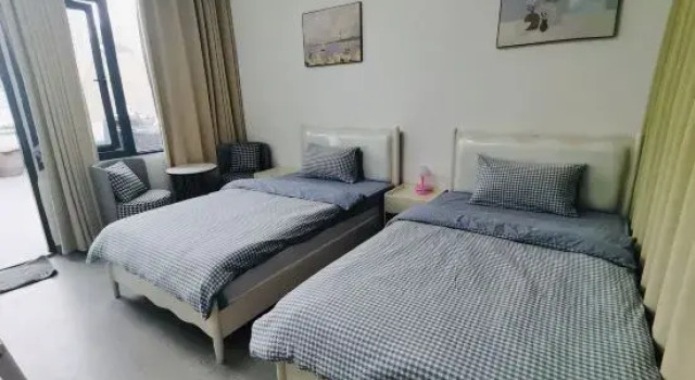Люкс с балконом Xinsu Homestay (Judiaosha Yangmeikeng)