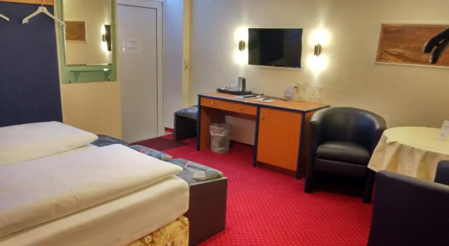 Pension Wehner, Prenota Hotel Hotel a Garz con parcheggio, Parcheggio