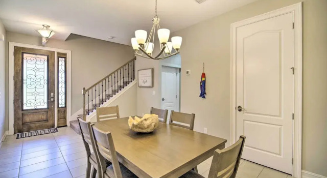 Upscale Florida Townhome - 1/2 Mi to Beach!, Varaa Huoneisto Indian Harbour Beach Space Coast