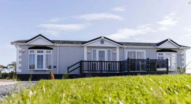 Chatsworth Lodge 4 with Hot Tub - at Luxury Resort, Book Ferieresort St Andrews 