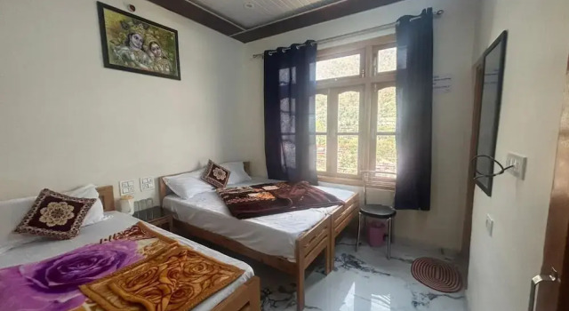 Goroomgo Royal Sainik mando, Rezervovat Hotel Uttarkāshi Uttarakhand