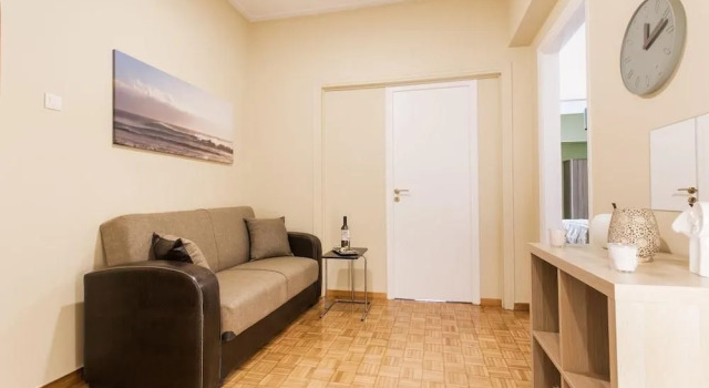 Big Central Metro Station Apartment 2