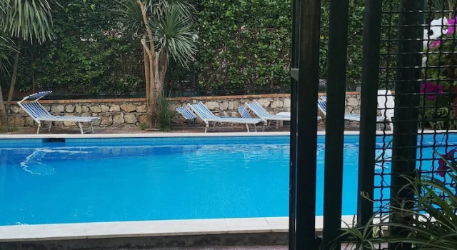 Comfortable apartment in Sorrento centre, Забронировать Апартаменты/квартира Отели Побережья Сорренто с бассейном, Бассейн