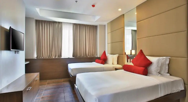 Люкс с 2 комнатами Valero Grand Suites by Swiss-Belhotel