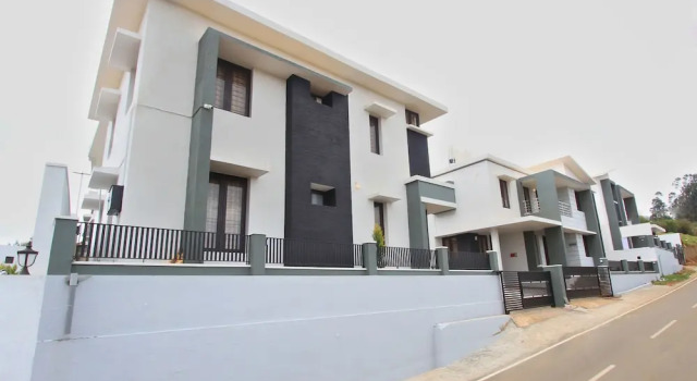 OYO 13915 Albis Ville