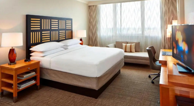 Двухместный клубный номер Standard Renaissance Orlando Airport Hotel