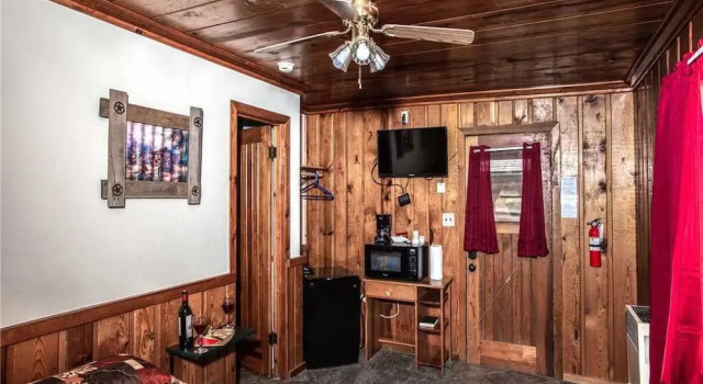 Apache Village Cabinette 15, Queen Bed, Midtown, Sleeps 2, Varaa Hotelli Ruidoso New Mexico