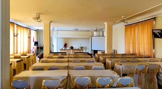 Dragon Palace Hotel by Amazing, Book Hotel Hoteller i North Maluku med parkering, Parkering