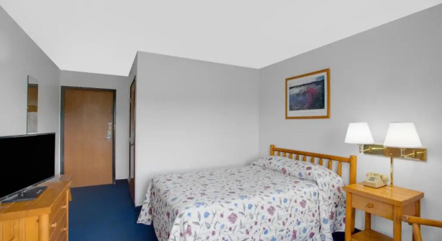 Двухместный номер Standard Super 8 by Wyndham Lake George/Warrensburg Area
