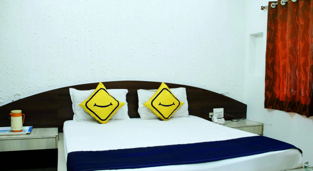 Vista Rooms At Nashik Road