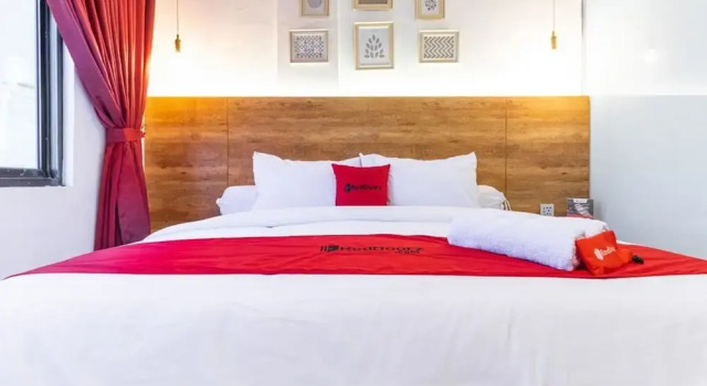 RedDoorz Plus near Ringroad City Walks Medan 2, Rezerwuj Hotel Medan Sumatra