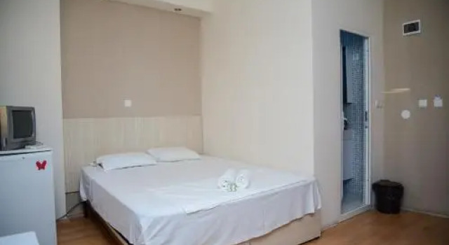 Art Theatre Caffe - River view Hotel, Boek Hotel Hotels in Lake Ohrid met parkeren, Parkeren