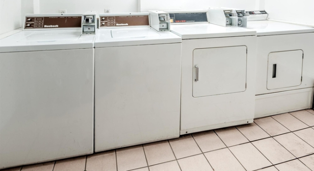 Super 8 Village Calgary, Book Hotel Calgary Calgary Region, near Foothills Athletic Park