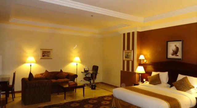 Люкс Business Qasr Al Sahab