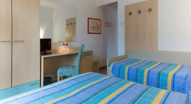 Трёхместный номер Standard Hotel Elvia