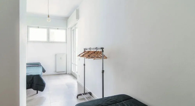 Stylish 2-Bedroom Apartment by Lake Como, Prenota Appartamento Como Como