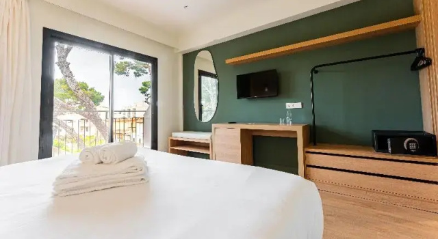 Двухместный номер Standard с балконом Hotel Santanyi Port