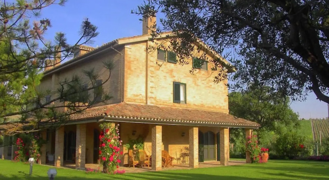 Luxurious Villa in Montelupone With Private Swimming Pool, Book Villa Montelupone Marche