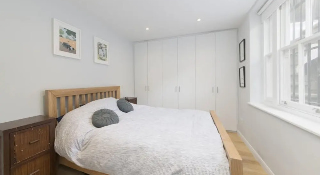 Contemporary 2 Bedroom Notting Hill Apartment