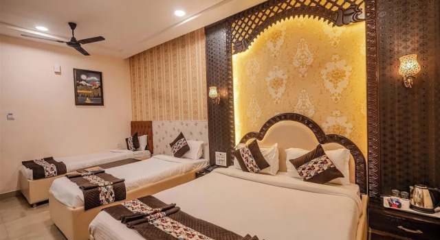 Трёхместный номер Deluxe Hotel Rajwada Resort