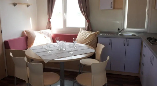 Номер Standard с 3 комнатами с видом на бассейн Mobile Homes Peroš