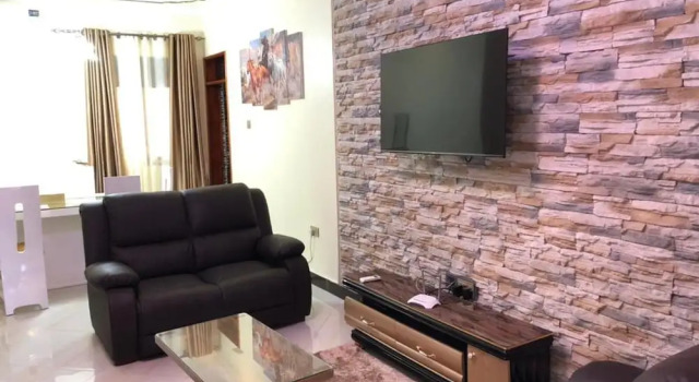 2 Bed - Sleeps 4 - Free Airport Shuttle, Забронировать Апартаменты/квартира Апартаменты Энтеббе, рядом с Victoria Mall Entebbe, Апартаменты/квартира