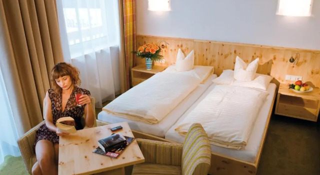 Полулюкс Superior Hotel Mathiesn