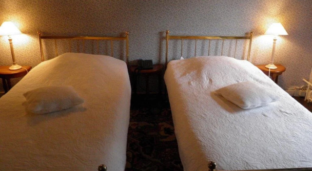 Hotel Le Vieux Logis, Забронировать Отель Рошфор 