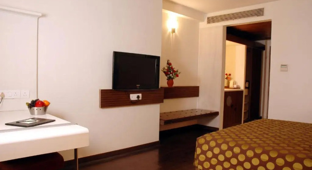 The Fern Residency, Subhash Bridge, Ahmedabad, Забронировать Отель Дубай Эмират Дубай, рядом с Dubai Health Authority - Head Quarter